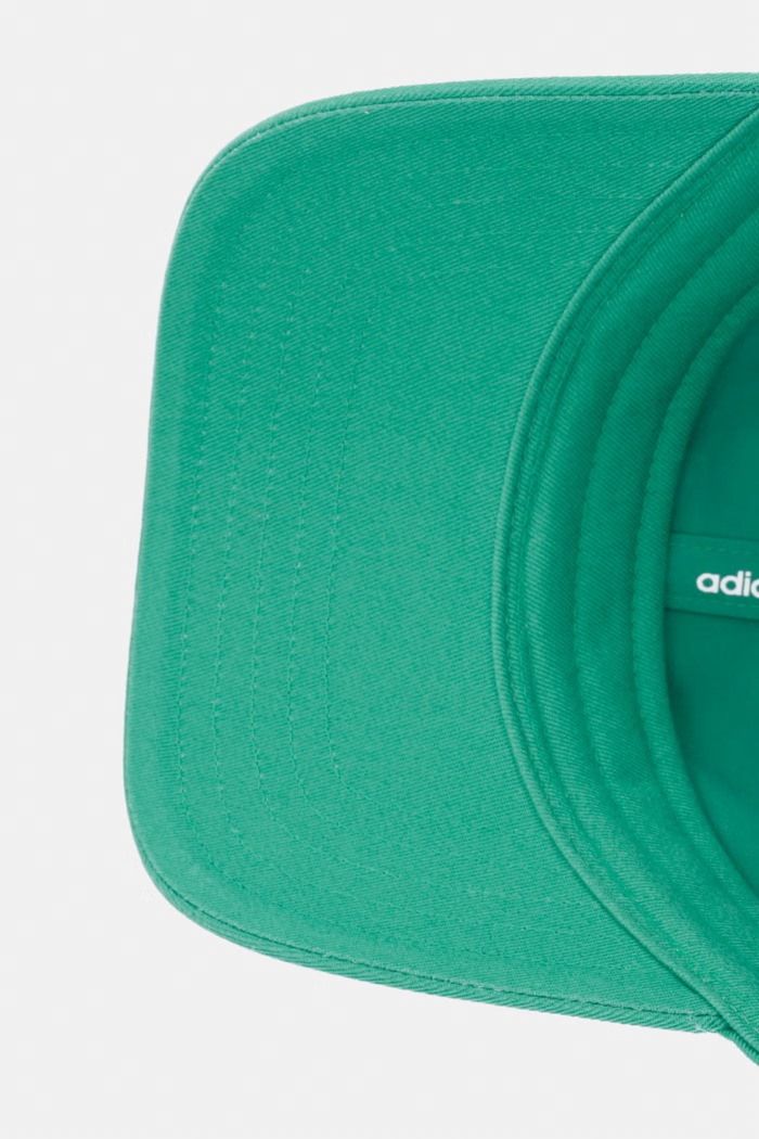 Bombažna bejzbolska kapa adidas Originals zelena KC8039