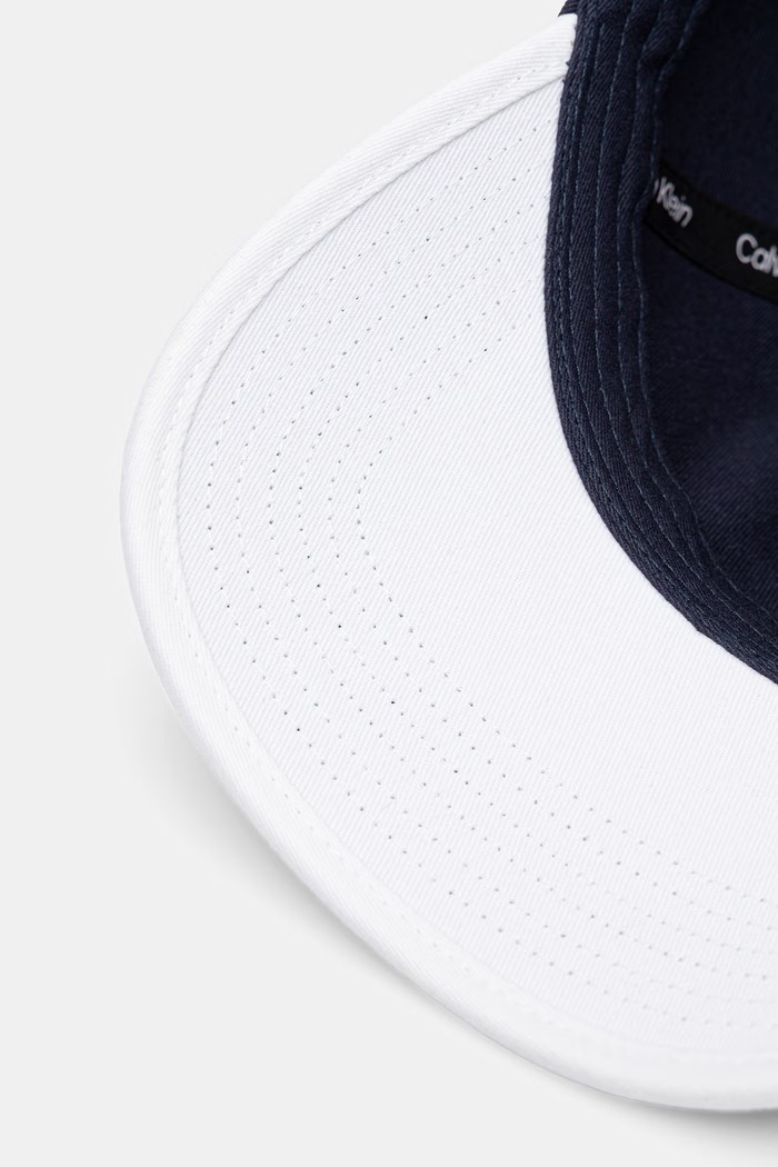 Calvin Klein Καπέλο με γείσο βαμβακερό σκούρο μπλε LV04D5101G