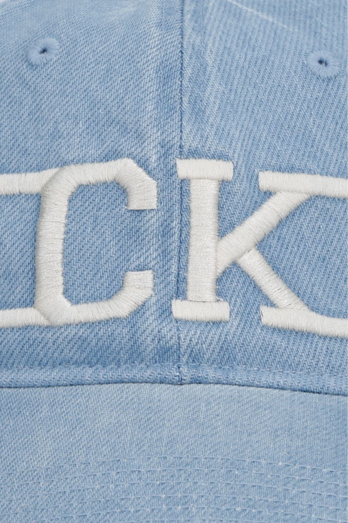 Calvin Klein bejzbalová čiapka bavlnená LV04D5117G modrá SS26