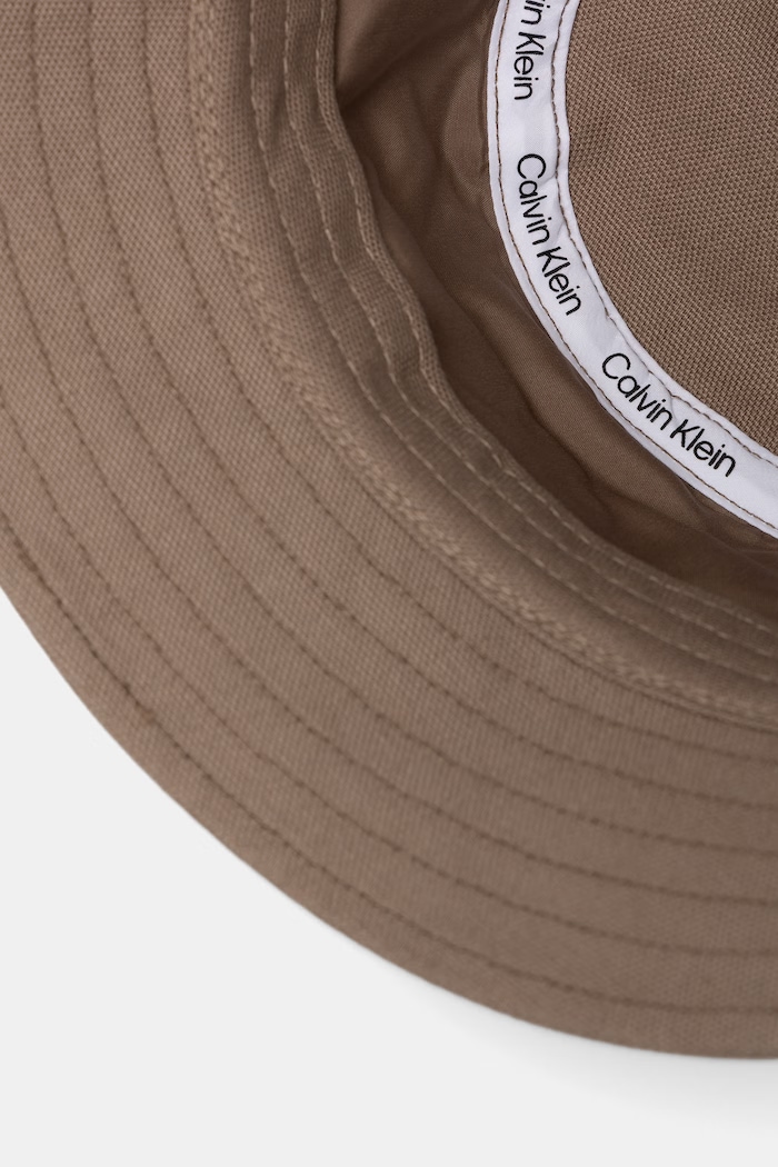 Calvin Klein Шапка идиотка от памук кафяв LV04F5062G
