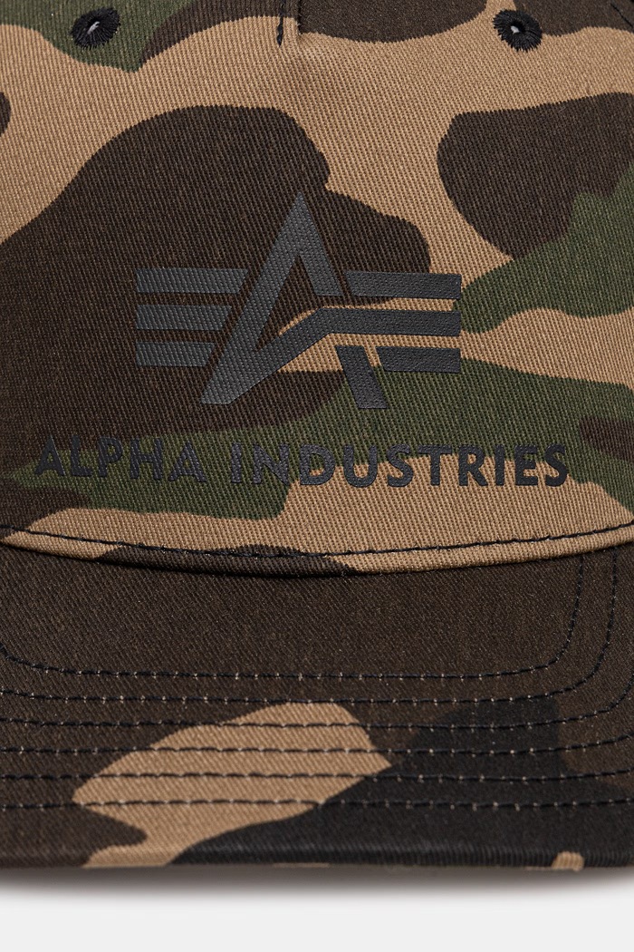 Šiltovka Alpha Industries Basic Trucker Cap Camo 186902C hnedá SS26