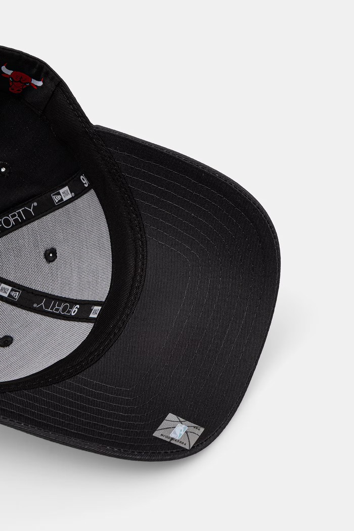New Era czapka bejsbolówka METALLIC 9FORTY® 60771847 czarny