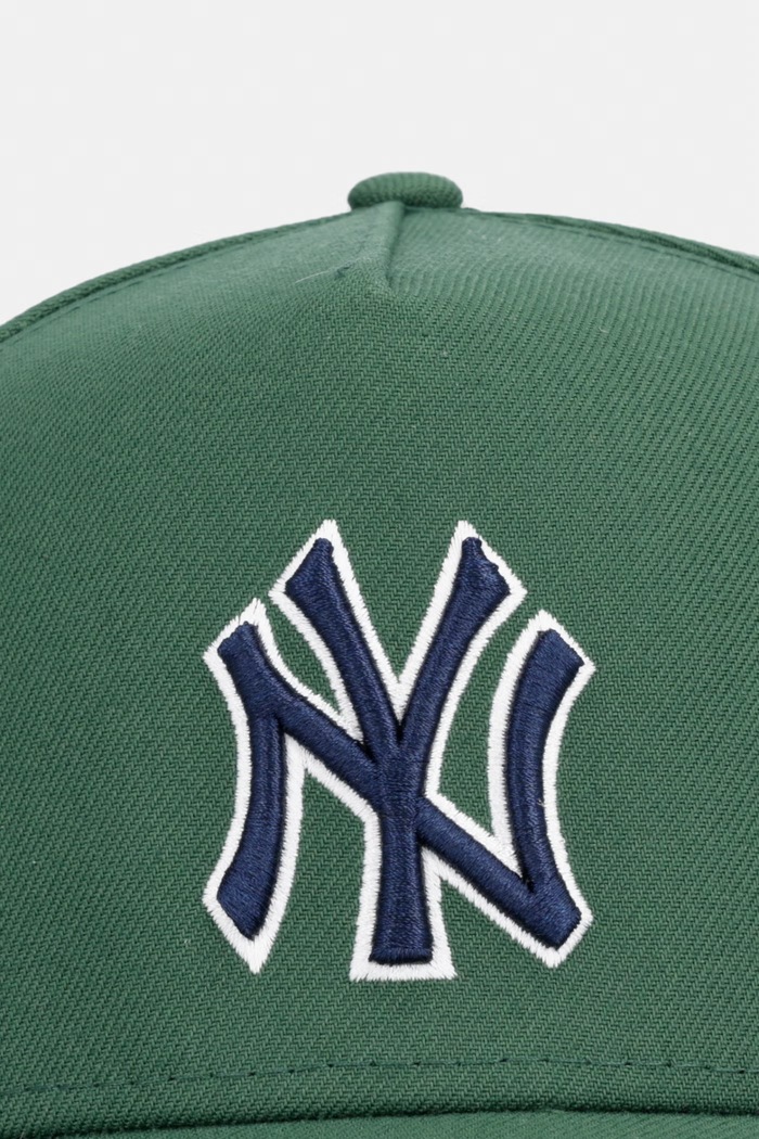 New Era șapcă OUTLINE SCRIPT E-FRAME 60771813 verde SS26