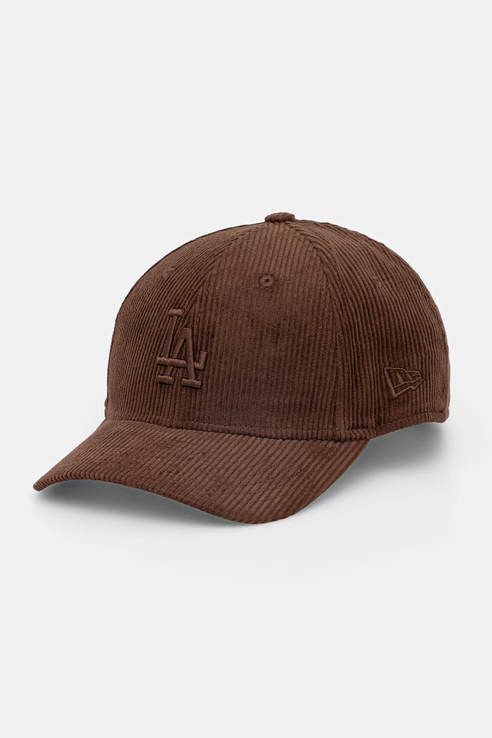 New Era czapka z daszkiem sztruksowa CORD 9FORTY® MC aplikacja brązowy 60771826
