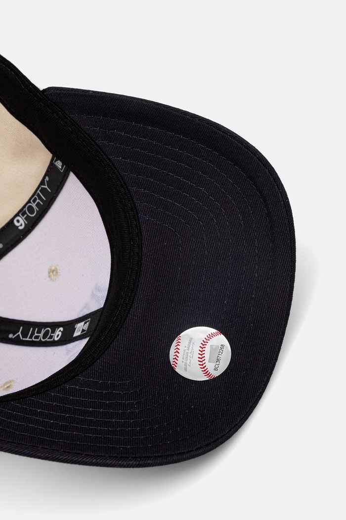 Βαμβακερό καπέλο του μπέιζμπολ New Era 9FORTY® MCROWN μπεζ 60771873