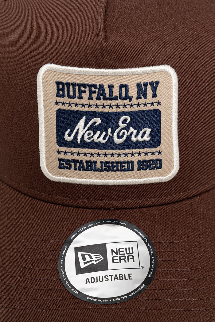 Kapa s šiltom New Era PATCH TRUCKER 60771802 rjava SS26