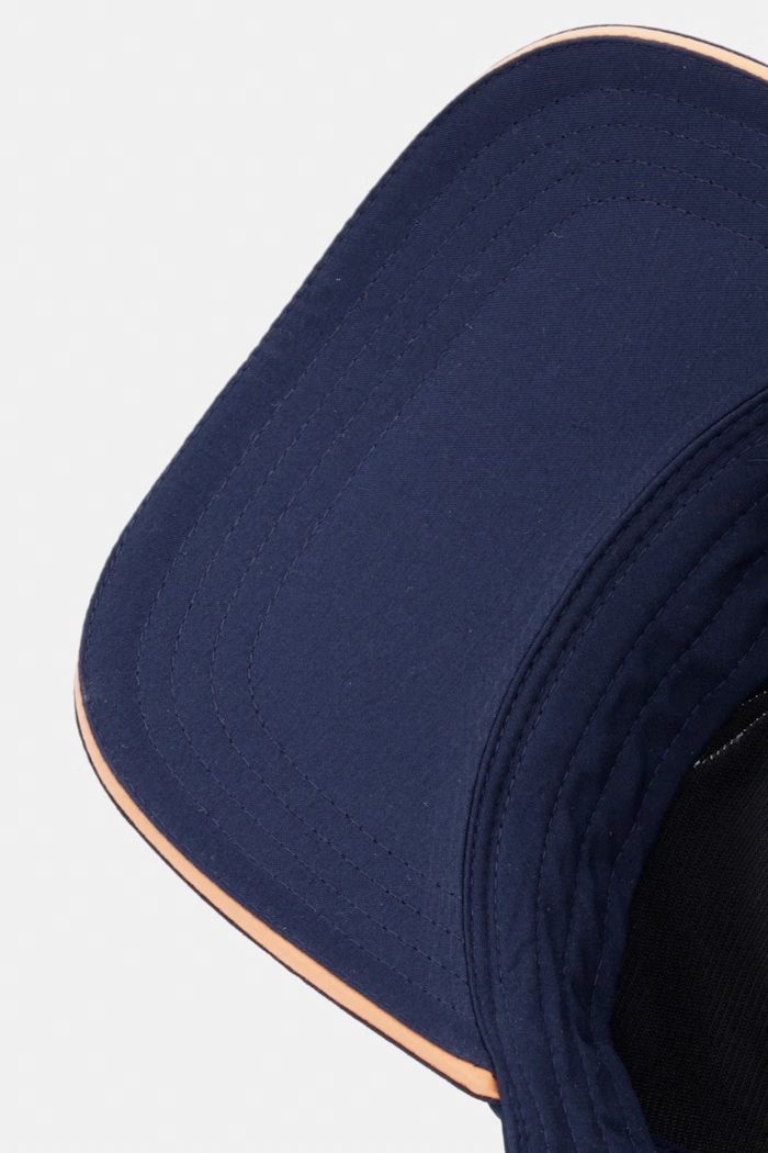 Lacoste čiapka so šiltom tmavomodrá RK6388