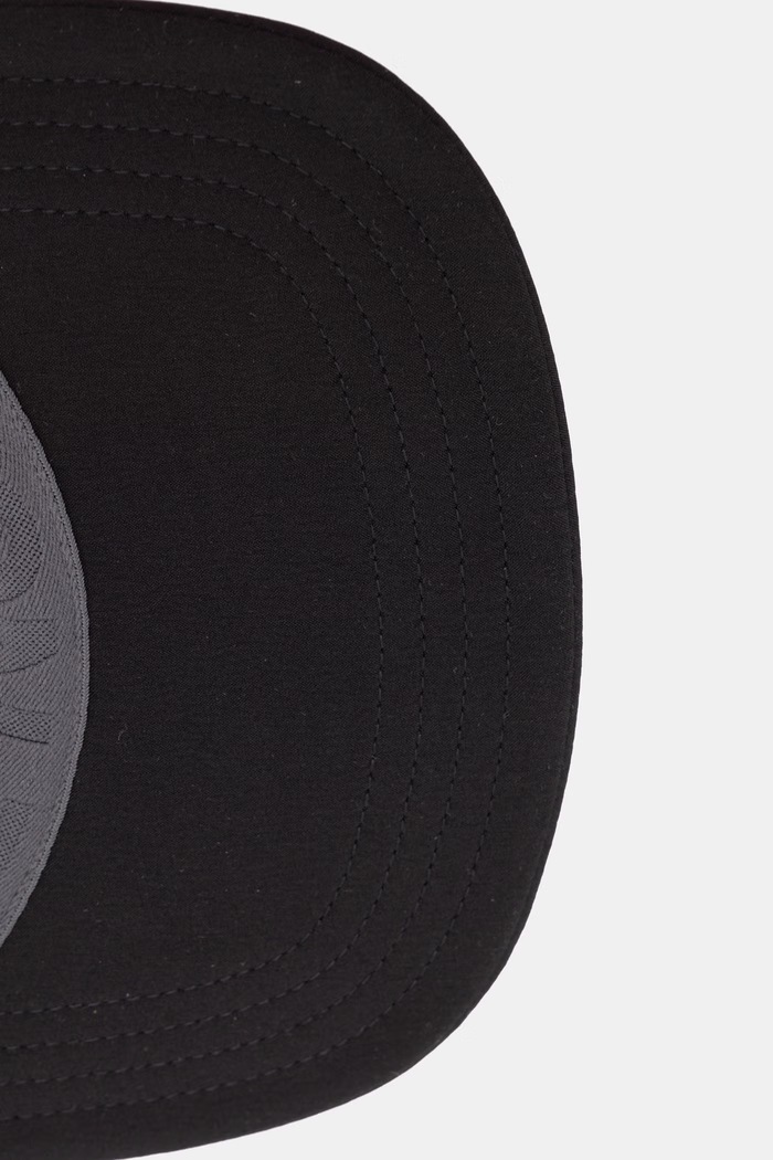The North Face Čiapka so šiltom RUNNER TRUCKER čierna NF0A8EQ1W9O1