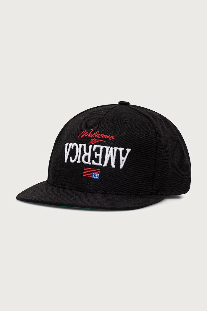 Willy Chavarria WELCOME TO AMERICA snapback čierna WCASC0084