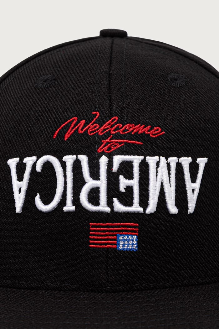 Willy Chavarria WELCOME TO AMERICA snapback WCASC0084 čierna SS26