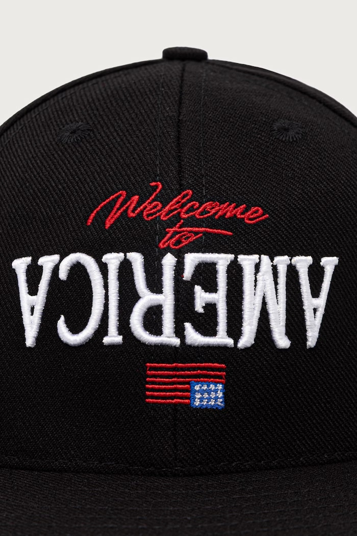Willy Chavarria WELCOME TO AMERICA snapback WCASC0084 čierna SS26