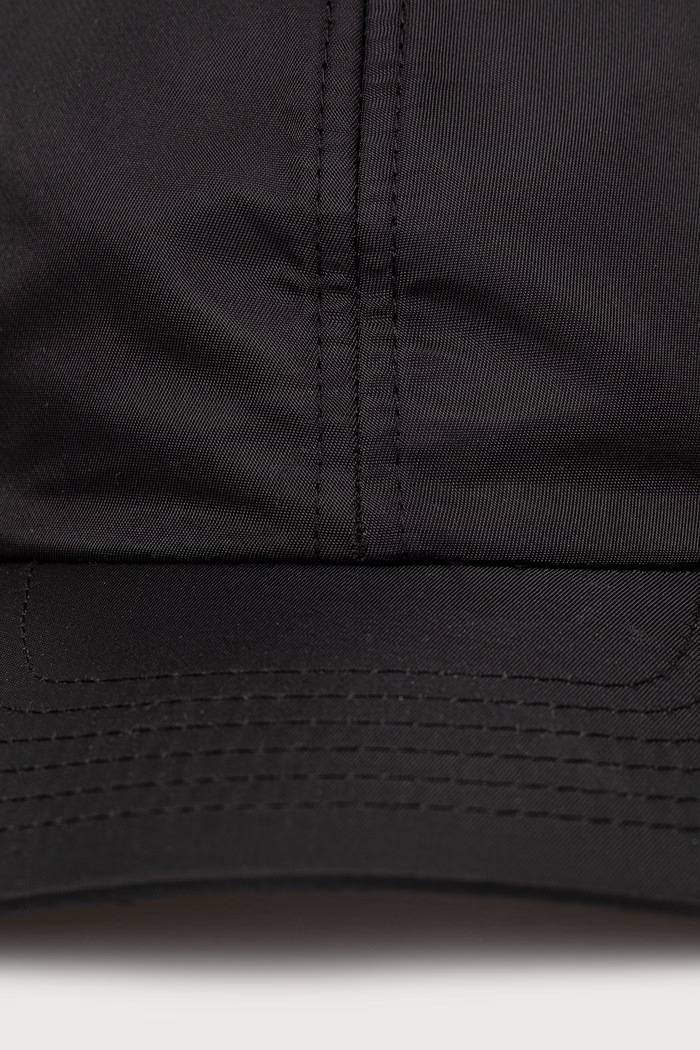 MM6 Maison Margiela czapka bejsbolówka SH2TC0007.M35794 czarny SS26