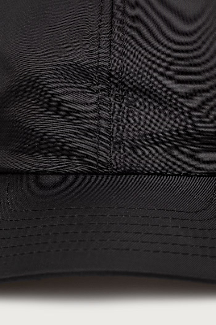 MM6 Maison Margiela czapka bejsbolówka SH2TC0007.M35794 czarny SS26
