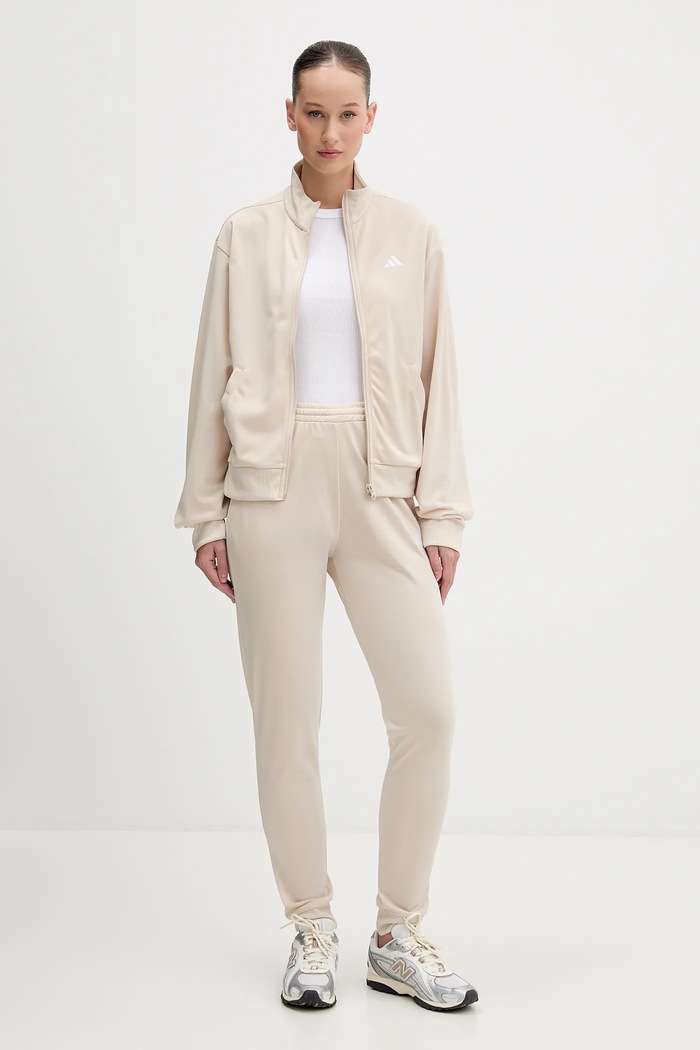Φόρμα adidas Feelcozy ύφασμα μπεζ KB8459