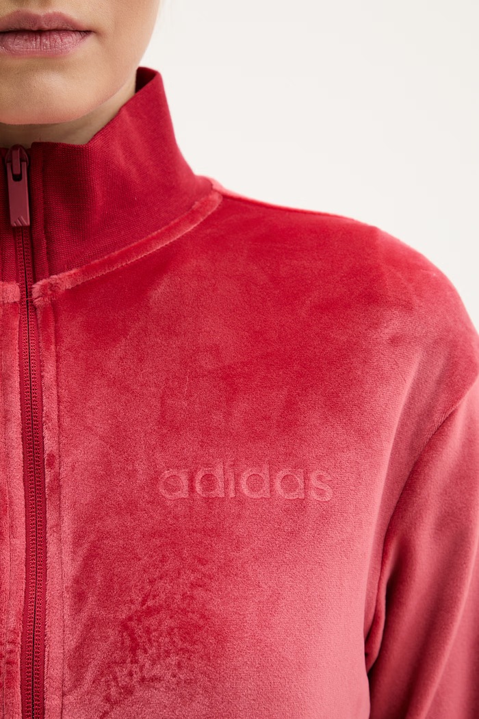 Zamatová tepláková súprava adidas Glam KB8946