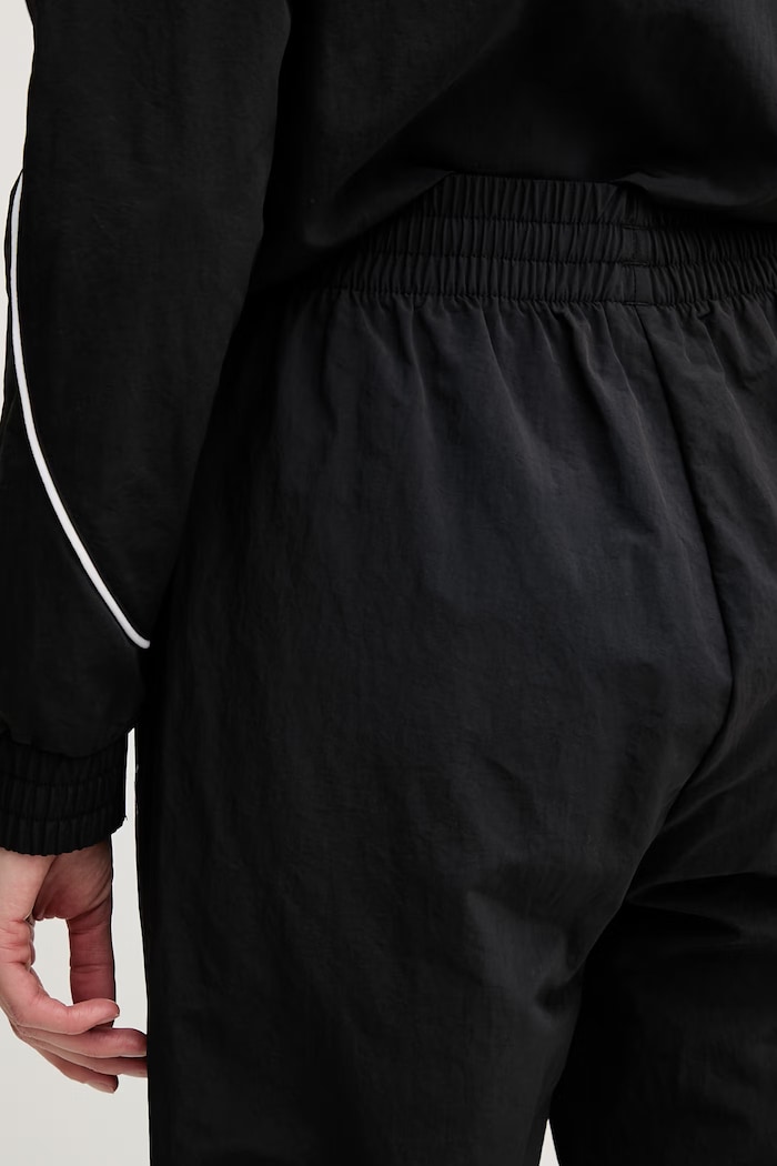 Puma дамски спортен комплект Woven Tracksuit 691907
