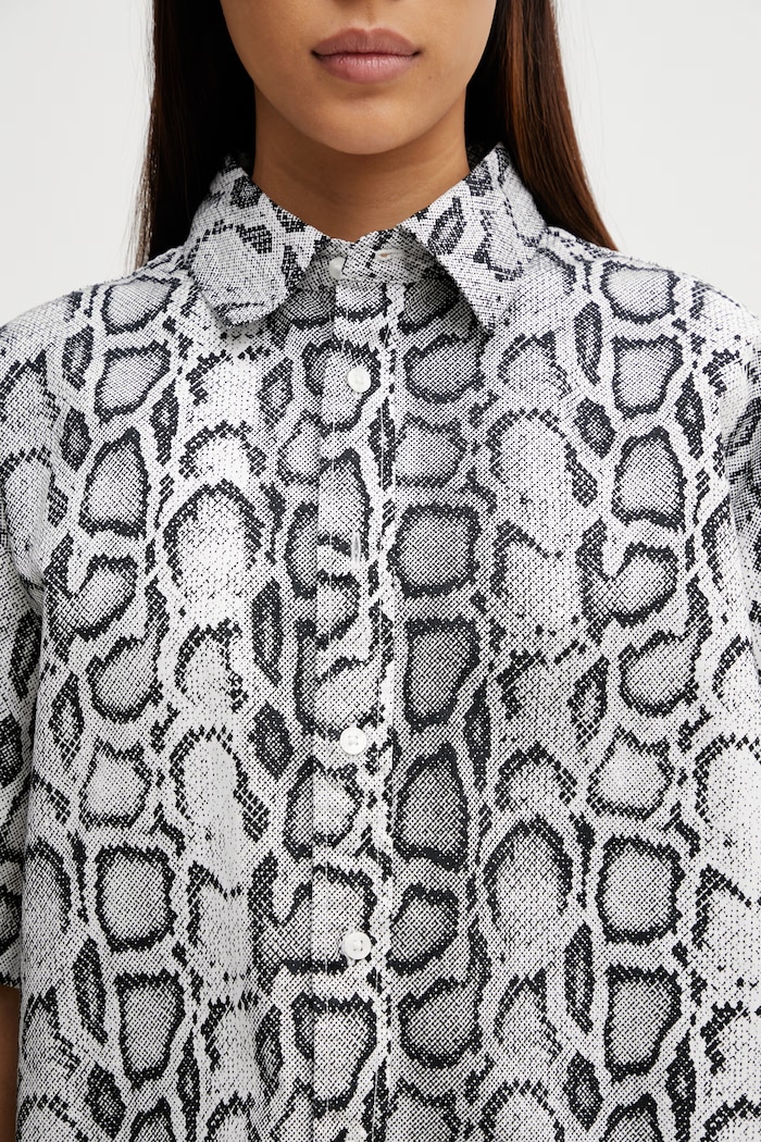 Carhartt WIP W' S/S Snake Camo Shirt cămașă din bumbac de femei negru I036280.3Q2XX