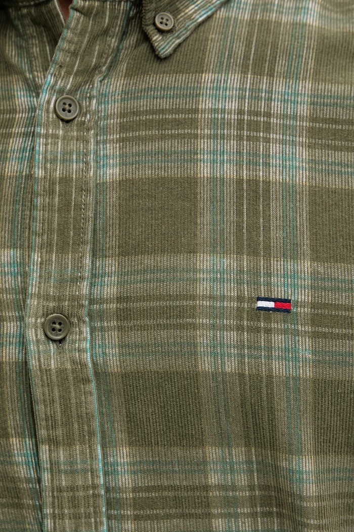 Srajca iz rebrastega žameta Tommy Jeans DM0DM22408 zelena