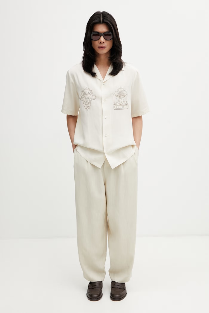 Maison Kitsuné Parisian Monuments Resort риза от лиосел мъжка бежов QM00403WC5095