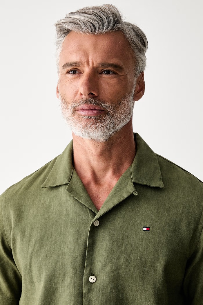 Tommy Hilfiger košulja za muškarce s lanom zelena MW0MW43090