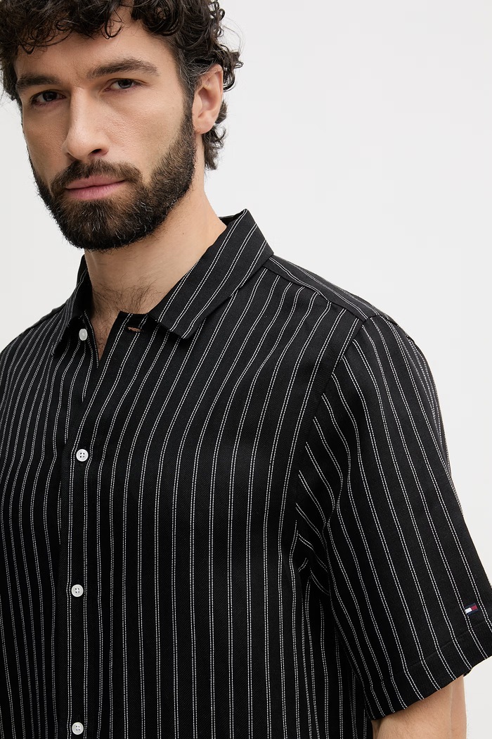 Tommy Hilfiger košeľa pánska s ľanom čierna MW0MW42700