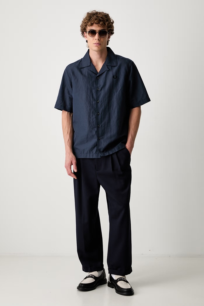 Fred Perry koszula męska z lnem M9894 granatowy SS26