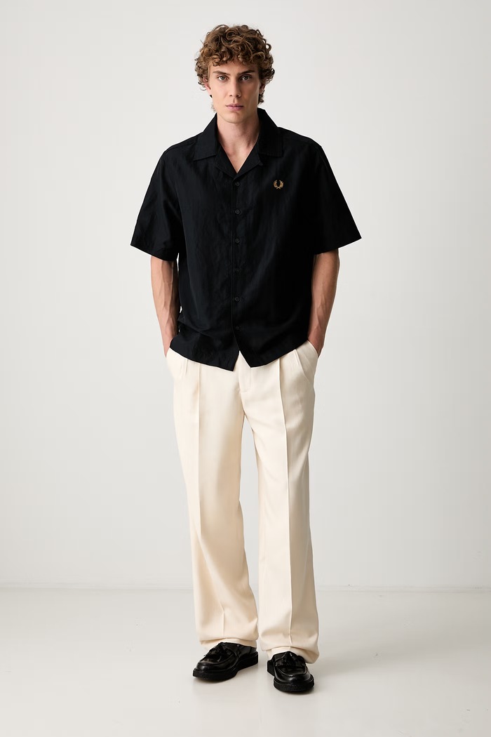 Fred Perry koszula męska z lnem M9894 czarny SS26