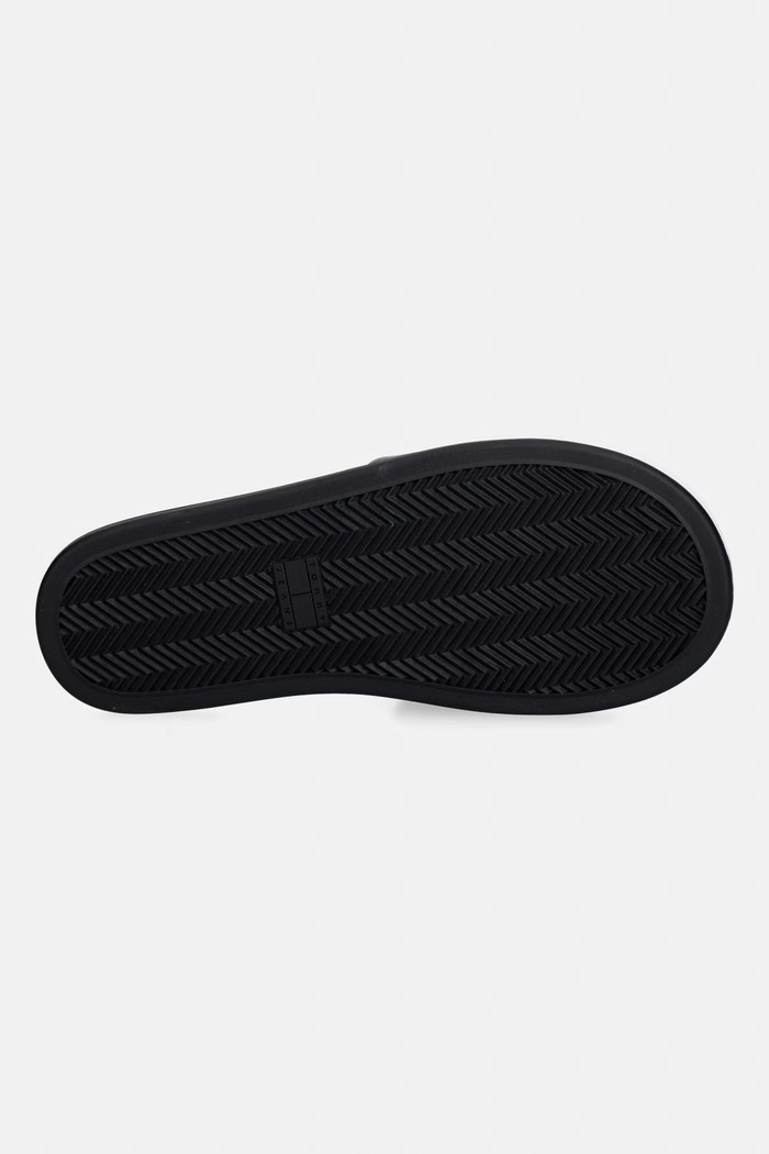 Tommy Jeans klapki na płaskim obcasie damskie skórzane TJW SOFT PADDED CASUAL SLIDE EN0EN02950 czarny