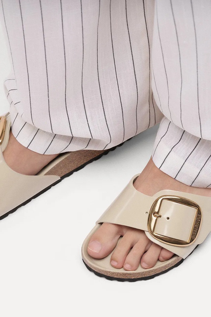Birkenstock klapki na płaskim obcasie damskie skórzane Madrid Big Buckle 1031823