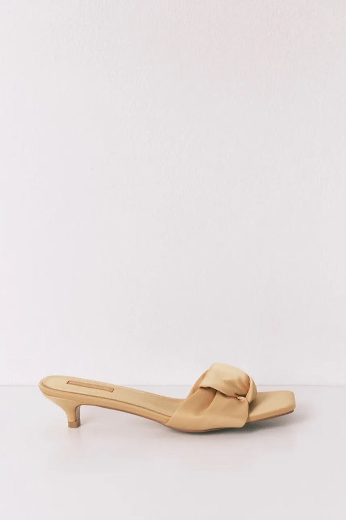 women'secret klapki RM GOLD SLPRS pozostałe beżowy 4993690