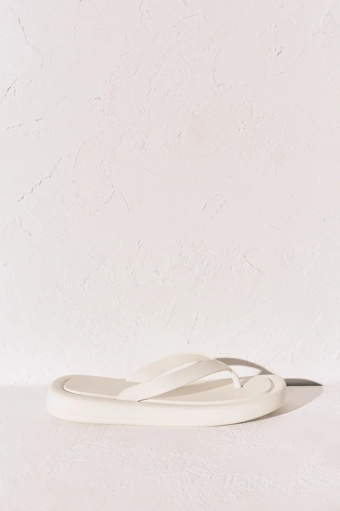 women'secret japonki na płaskim obcasie damskie SI FLIP FLOP CREAM beżowy 5163229