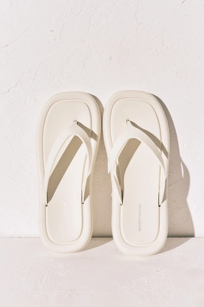 women'secret japonki na płaskim obcasie damskie SI FLIP FLOP CREAM beżowy 5163229