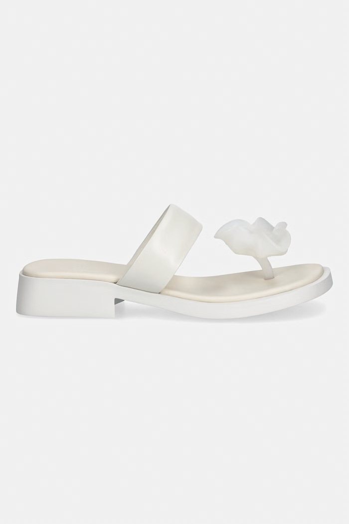 Camper σαγιονάρες δίχαλο Γυναικείες Dana K201892.003 μπεζ SS26