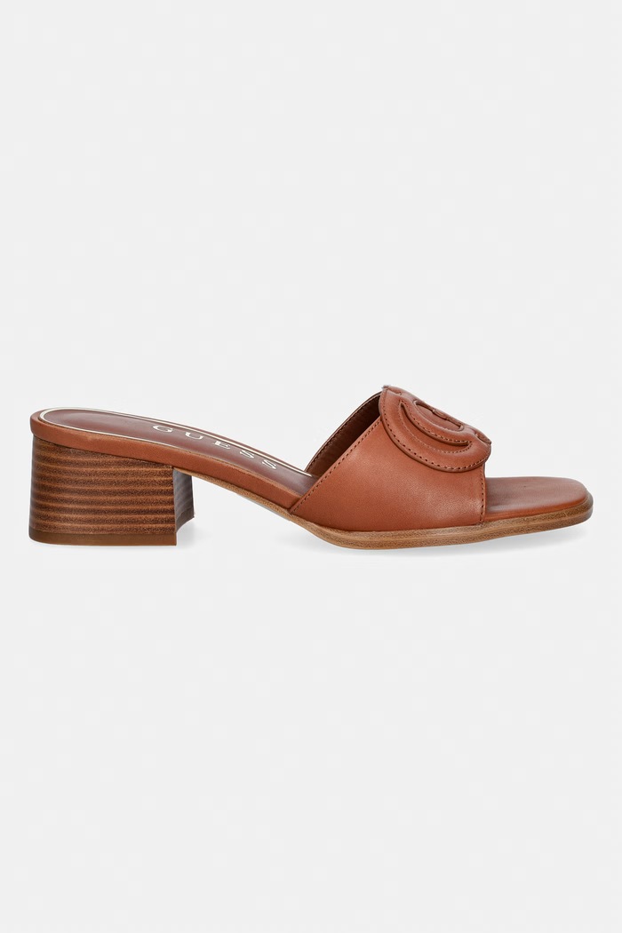 Guess pantofle na sloupku dámské kožené CERINNA FLJCNN.LEA03.BROWN hnědá SS26