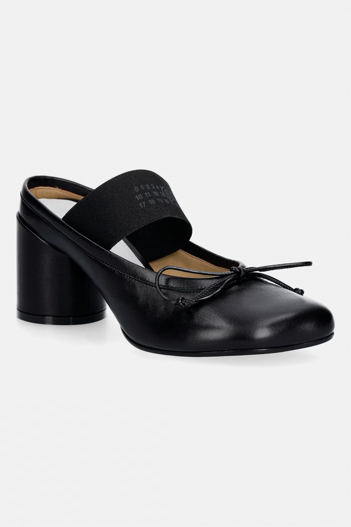 Кожени чехли MM6 Maison Margiela гладка кожа черен S59WP0210.P3628.T8013