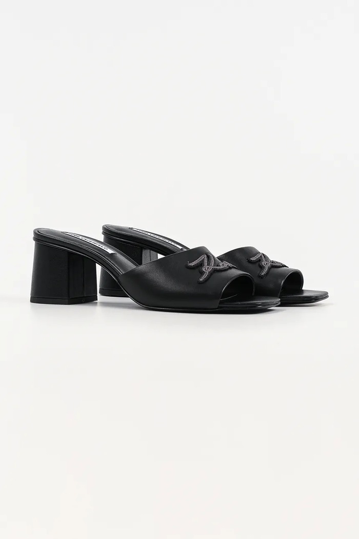 Kožené šľapky Karl Lagerfeld Plaza Ii KL32400.000 čierna SS26