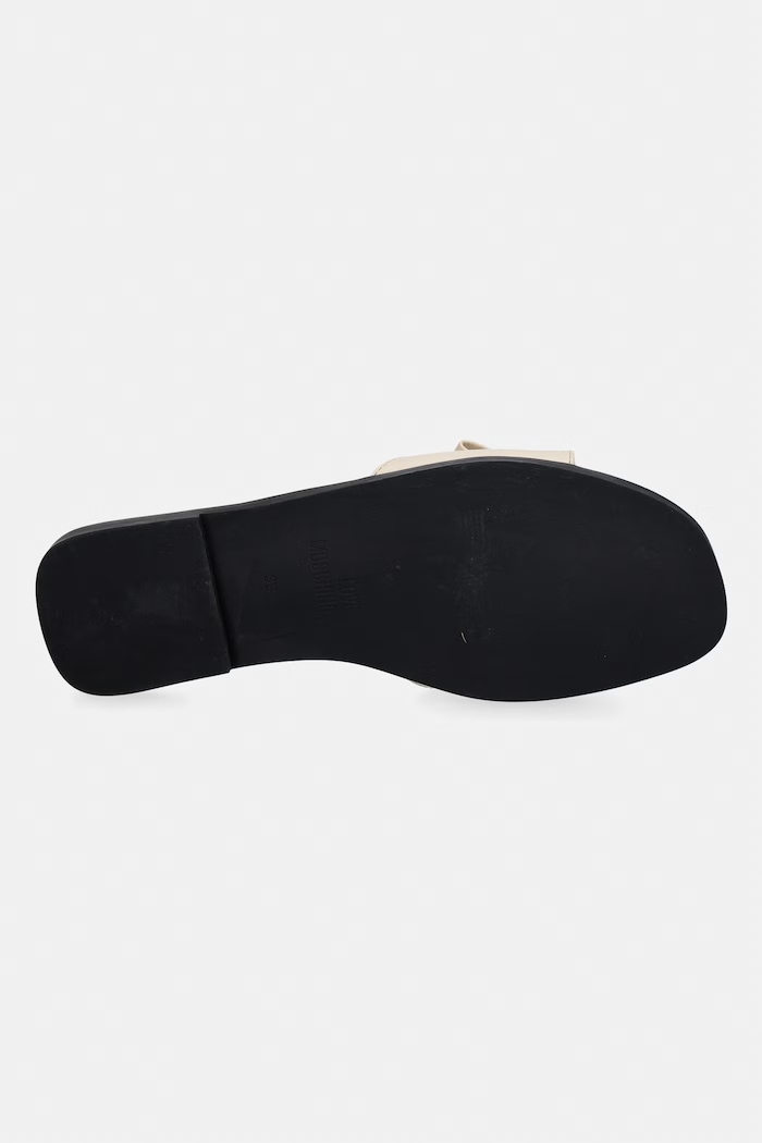 Love Moschino klapki damskie skórzane JA28142G0OIE0110 beżowy