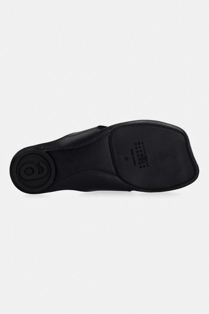 MM6 Maison Margiela вьетнамки для женщин кожаные S66WP0119.P7702 чёрный