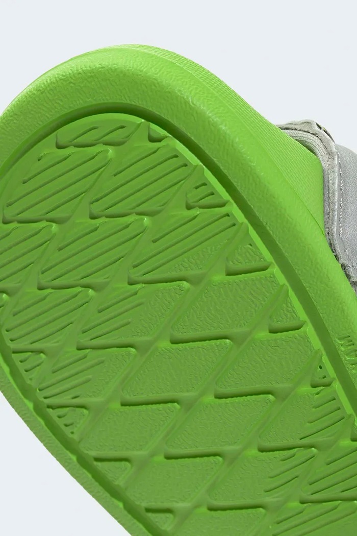 Detské šľapky adidas ADILETTE ESTRAP BUZZ JQ4369