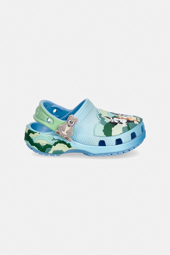 Chlapec Crocs detské šľapky CLASSIC BLUEY MULTI CLOG T 212369.CROCS.CLASSIC.BL modrá