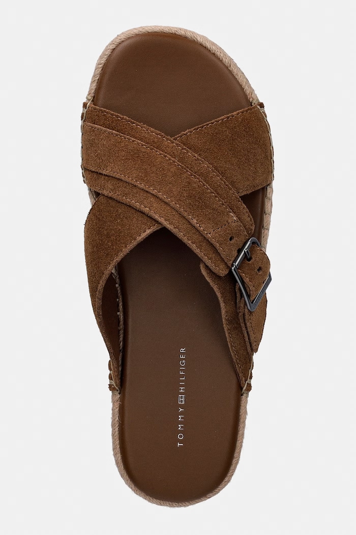 Tommy Hilfiger klapki męskie zamszowe FLEX JUTTE BUCKLE SDE SANDAL brązowy FM0FM05772