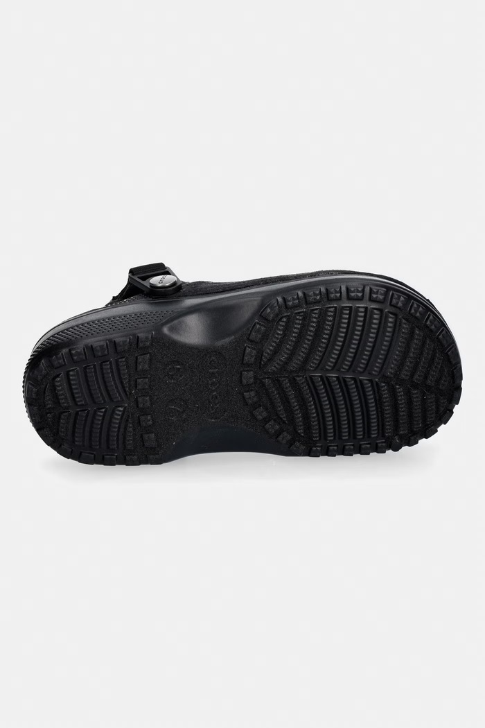 Crocs Classic Crafted Vegan Suede Cg šľapky 211930.001 čierna