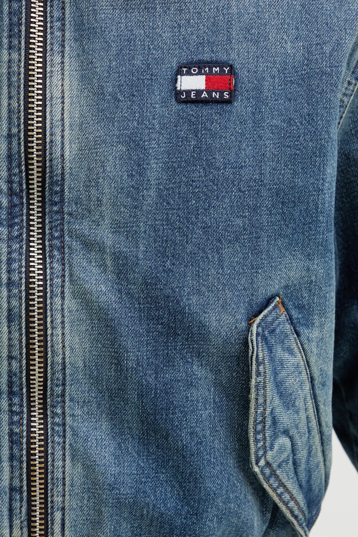 Pamučna traper jakna Tommy Jeans DW0DW21982 plava