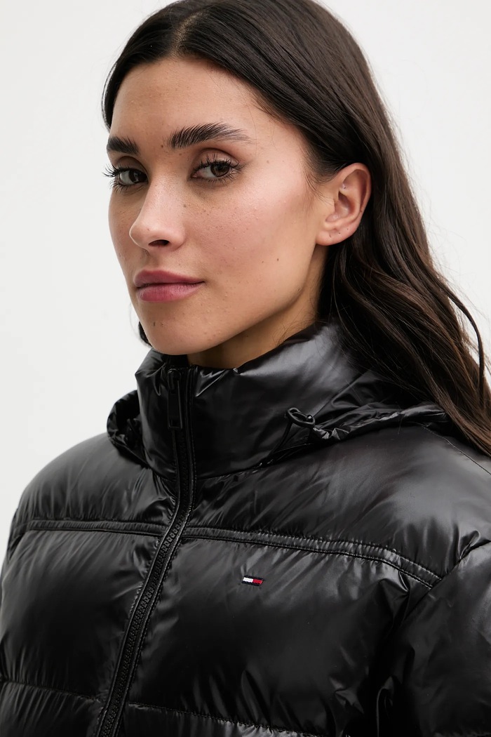 Μπουφάν Tommy Jeans μαύρο DW0DW22039