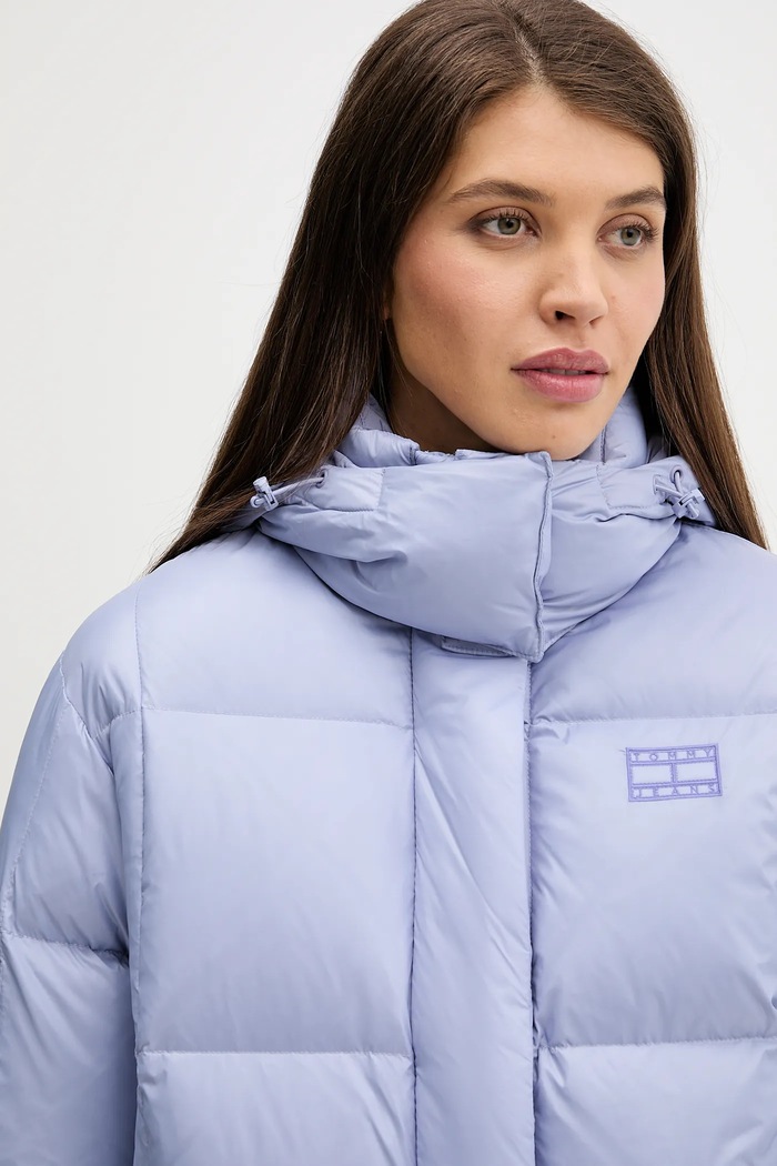 Μπουφάν με επένδυση από πούπουλα Tommy Jeans μωβ DW0DW22040