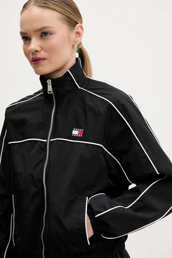 Tommy Jeans rövid kabát fekete DW0DW22055