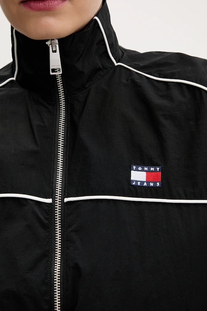 Tommy Jeans rövid kabát DW0DW22055 fekete