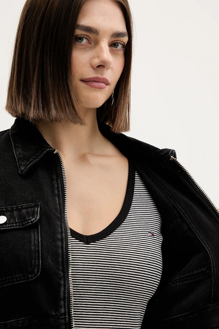 Rifľová bunda Tommy Jeans DW0DW22523