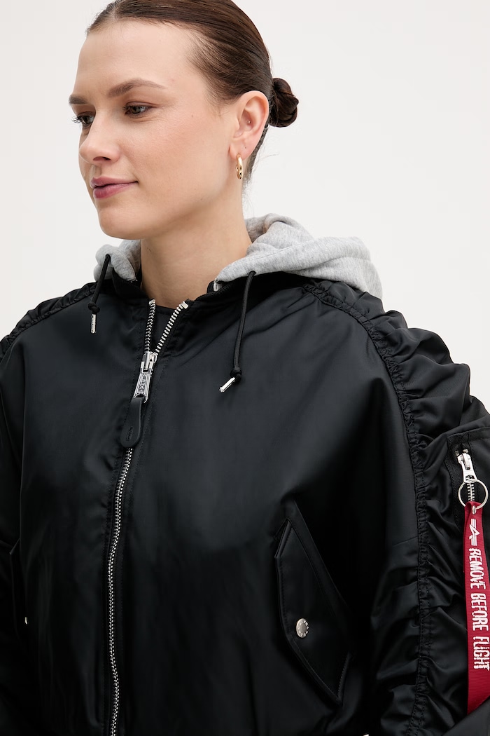 Jakna Alpha Industries Short Hooded Bomber Light W črna 266000
