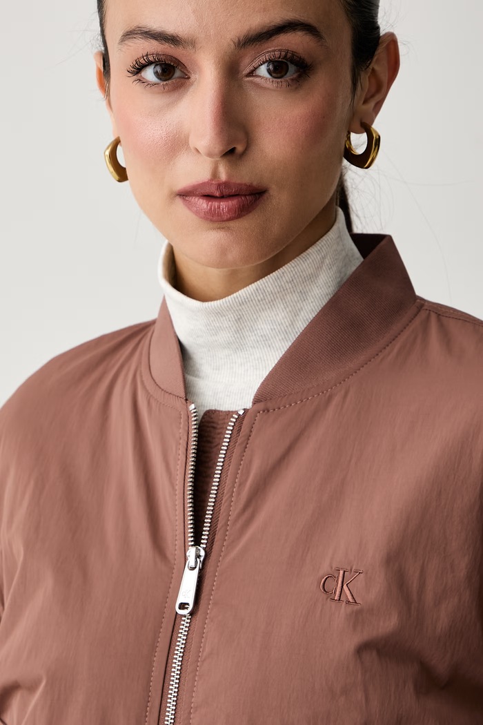 Calvin Klein Jeans bomberka damska różowy LV047F505G